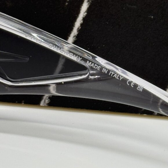 NEW GV40051I 26C GIVENCHY SUNGLASSES TRANSPARENT GREY UNISEX EYEWEAR GIVENCHY - Picture 11 of 12
